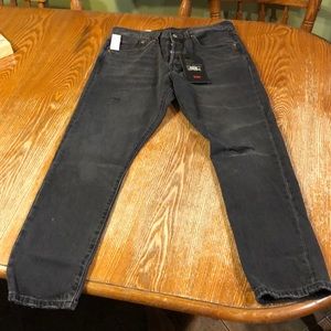 Black Levi’s skinny jeans size 30, 28 Length